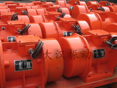 YZS振動電機：加裝防護(hù)外殼，密封性強不易損壞。
